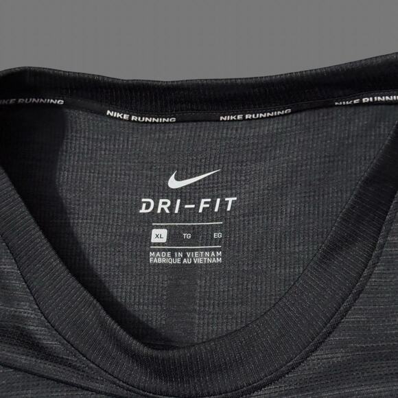 Nike Dry Medalist Running Top Grey XL NWT 891424-060 - Picture 5 of 9